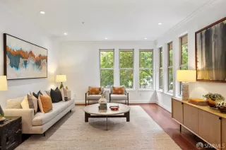 Photo #3: 424029962 Listing