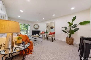 Photo #3: 424030136 Listing