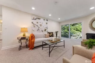 Photo #6: 424030136 Listing