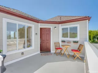 Photo #1: 424030252 Listing