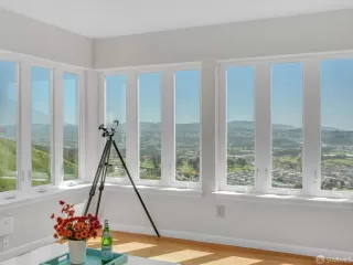 Photo #2: 424030252 Listing