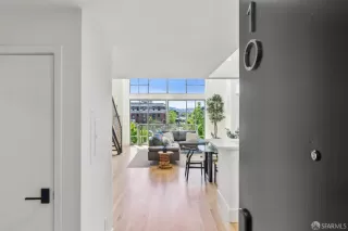 Photo #2: 424030706 Listing 