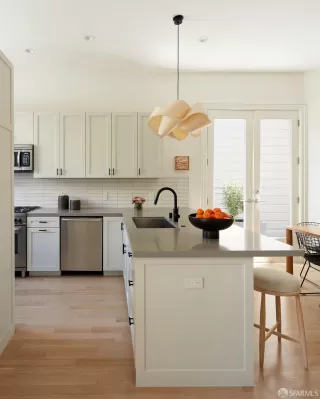 Photo #5: 424030784 Listing 