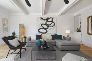 Photo #4: 424030845 Listing