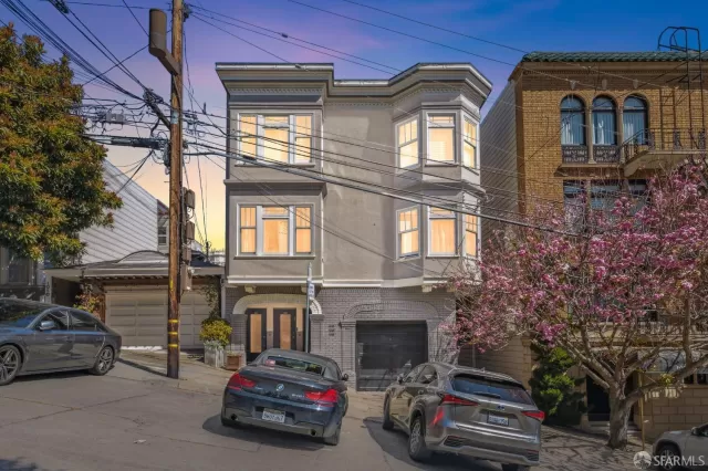 MLS: 424030990 Condo For Sale