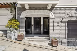 Photo #6: 424030990 Listing