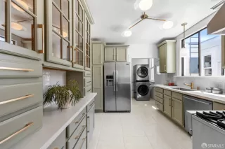 Photo #2: 424031158 Listing 