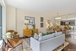 Photo #3: 424031174 Listing