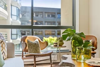 Photo #5: 424031174 Listing