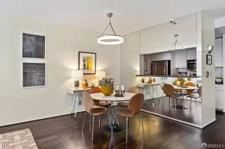 Photo #6: 424031174 Listing