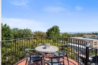 Photo #4: 424031784 Listing