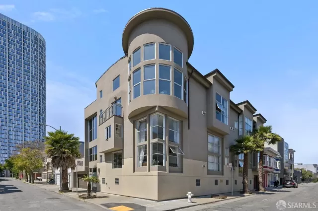 MLS: 424031896 Condo For Sale