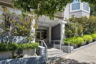 Photo #4: 424031982 Listing 