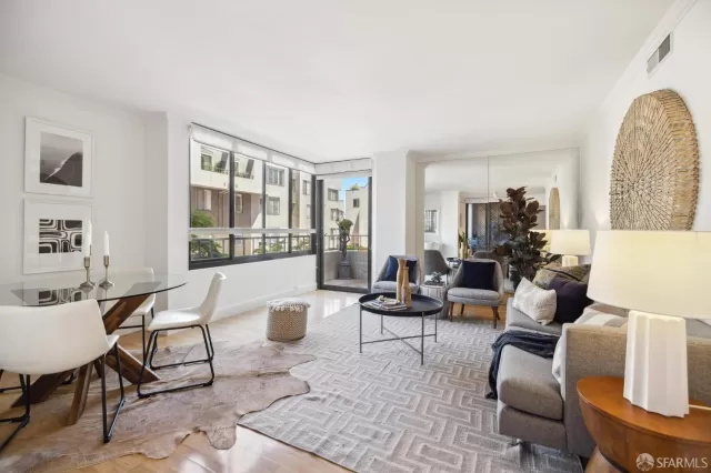 MLS: 424032078 Condo For Sale