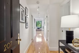 Photo #6: 424032078 Listing