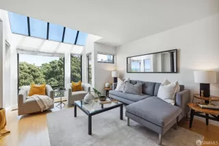 Photo #3: 424032430 Listing