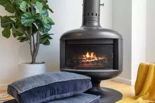 Photo #6: 424032430 Listing