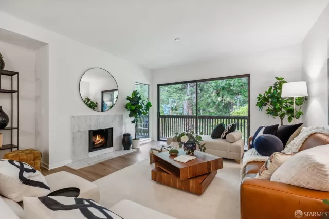 MLS: 424032547 Condo For Sale