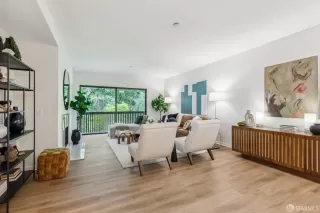 Photo #4: 424032547 Listing