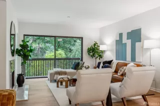 Photo #5: 424032547 Listing