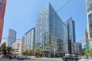 Photo #1: 424032821 Listing