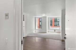 Photo #5: 424032821 Listing