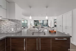 Photo #3: 424033075 Listing 