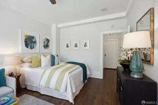 Photo #6: 424033406 Listing