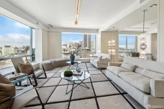 Photo #4: 424033486 Listing