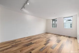 Photo #2: 424033772 Listing