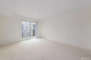 Photo #6: 424033772 Listing