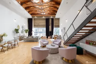 Photo #4: 424034030 Listing