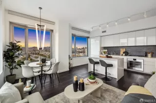 Photo #3: 424034174 Listing