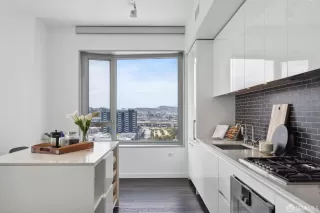 Photo #5: 424034174 Listing