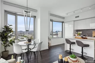 Photo #6: 424034174 Listing