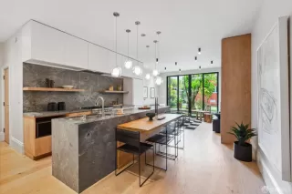 Photo #4: 424034360 Listing 