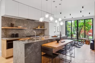 Photo #5: 424034360 Listing 