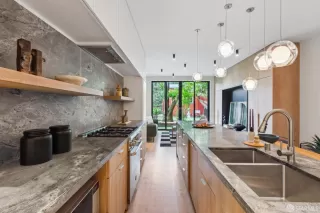 Photo #6: 424034360 Listing 