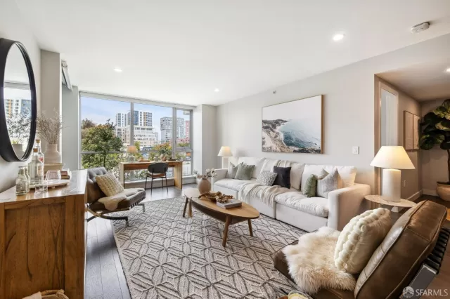 MLS: 424034520 Condo For Sale