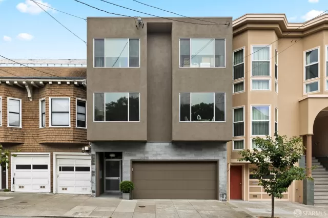 MLS: 424034602 Condo For Sale