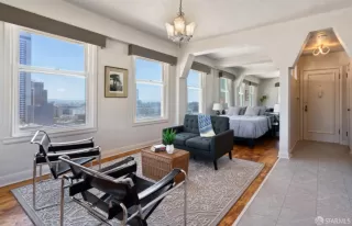 Photo #5: 424035188 Listing 