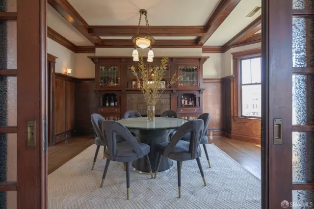 MLS: 424035540 Condo For Sale