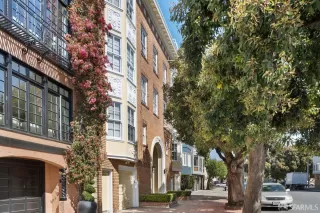 More Details about MLS # 424035742 : 3235 GOUGH STREET #206