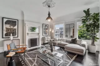 Photo #4: 424035756 Listing