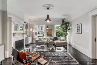 Photo #5: 424035756 Listing