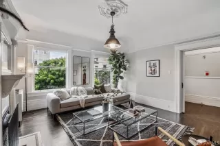 Photo #6: 424035756 Listing