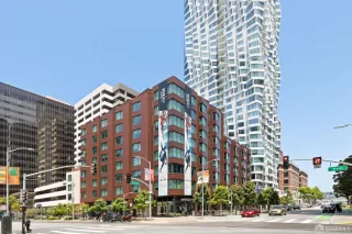 Photo #1: 424036409 Listing 