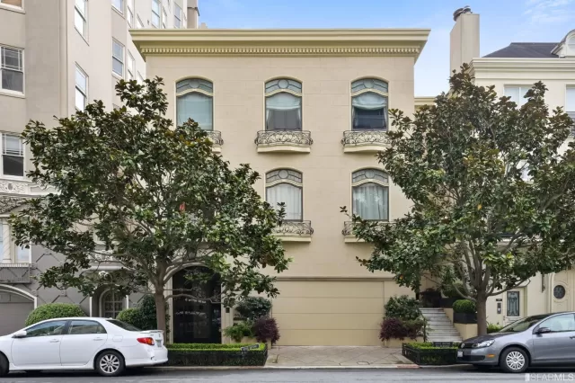 MLS: 424036455 Condo For Sale