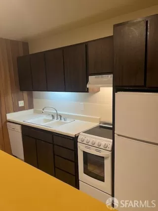 Photo #5: 424036526 Listing