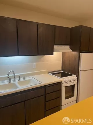 Photo #6: 424036526 Listing